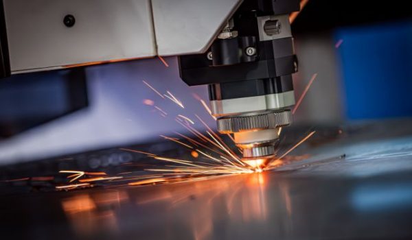 cnc-razrez-in-obdelava-polikarbonata